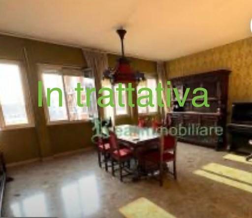 appartamento in vendita a Monza in zona Centro Storico