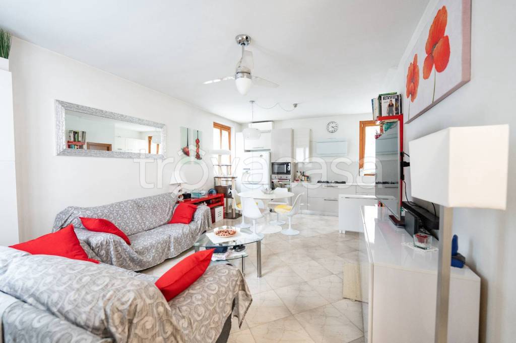 casa indipendente in vendita a Monza in zona Centro Storico