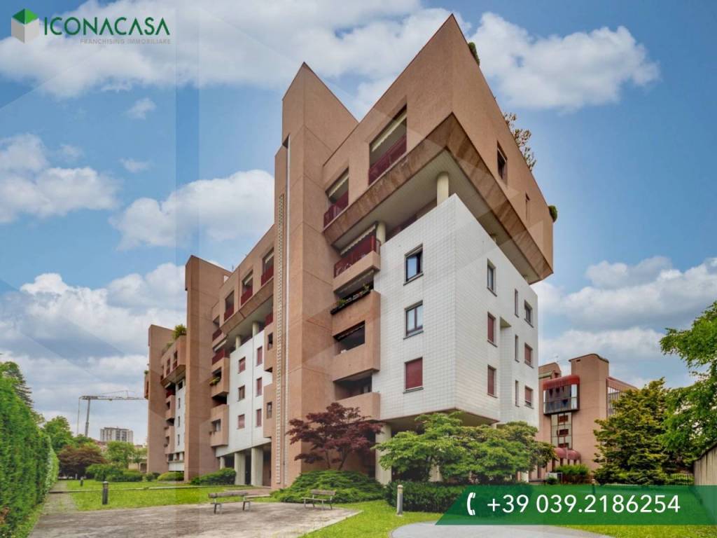 appartamento in vendita a Monza in zona Centro Storico