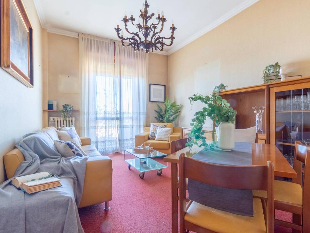 appartamento in vendita a Monza in zona Centro Storico