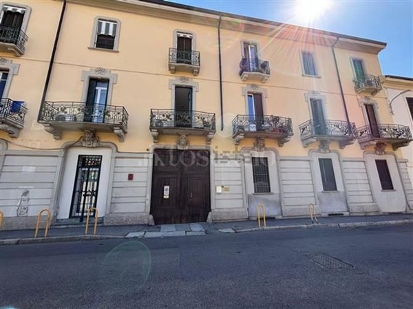 appartamento in vendita a Monza in zona Centro Storico