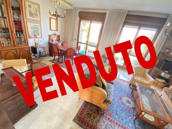 appartamento in vendita a Monza in zona Centro Storico