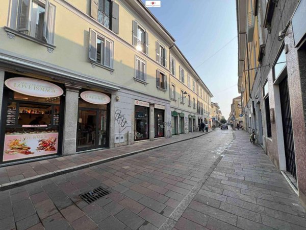 appartamento in vendita a Monza in zona Centro Storico