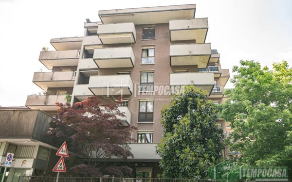 appartamento in vendita a Monza in zona Centro Storico