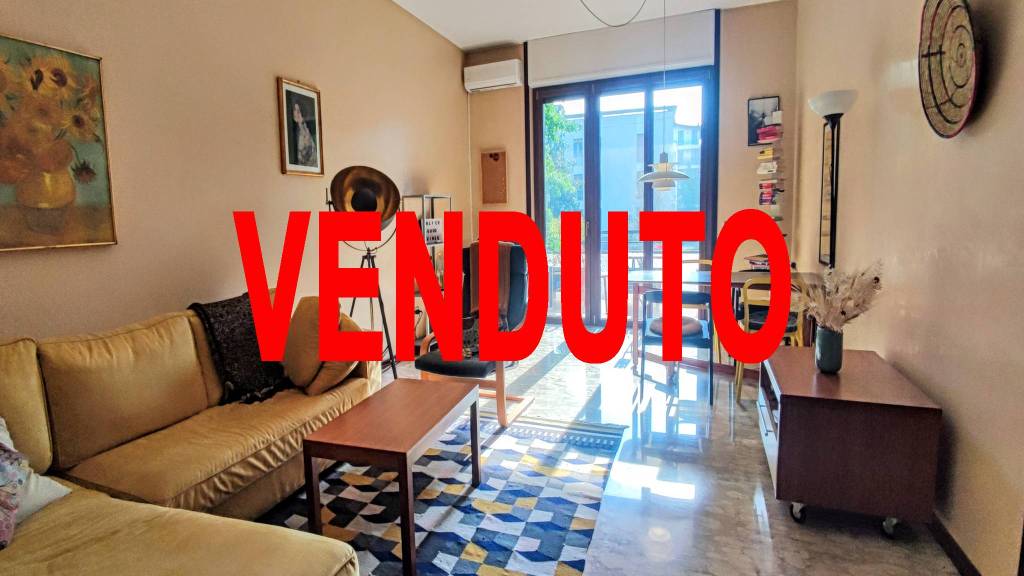 appartamento in vendita a Monza in zona Centro Storico