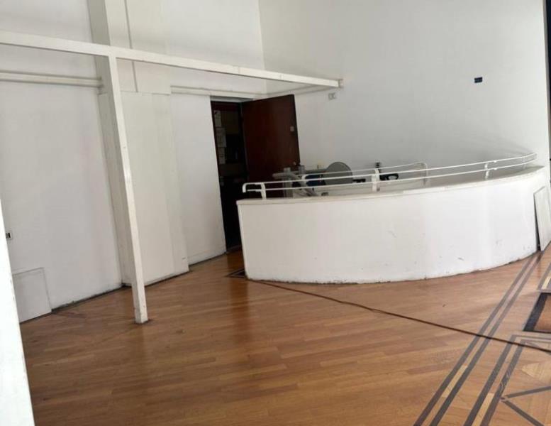 negozio in vendita a Monza in zona Centro Storico