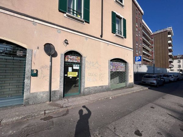 negozio in vendita a Monza