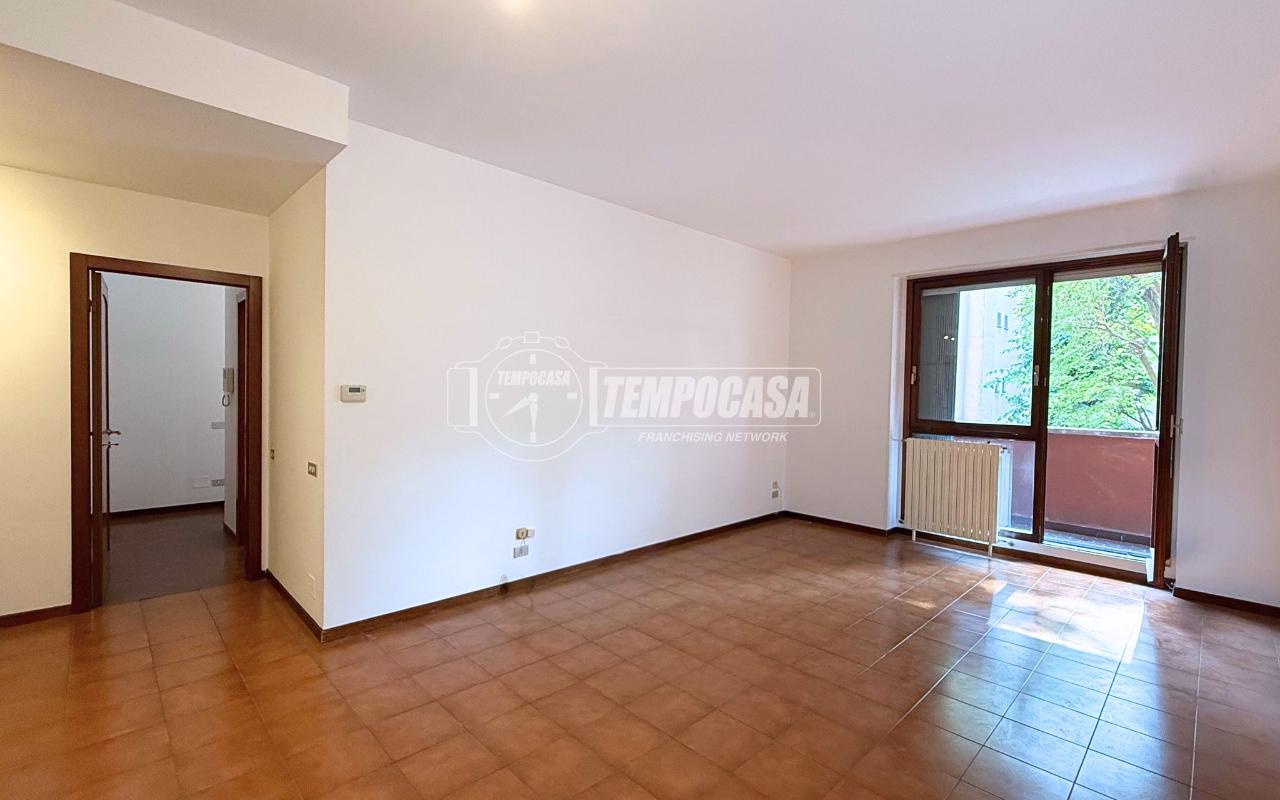 appartamento in vendita a Monza in zona Ospedale San Gerardo