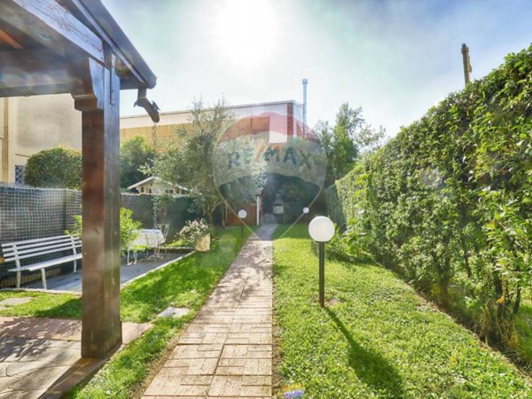 casa indipendente in vendita a Monza