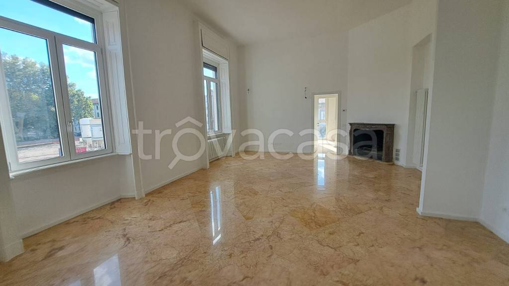 appartamento in vendita a Monza in zona Centro Storico