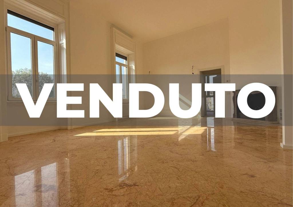 appartamento in vendita a Monza in zona Centro Storico