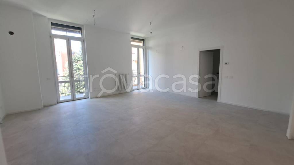 appartamento in vendita a Monza in zona Centro Storico