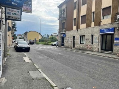 negozio in vendita a Monza