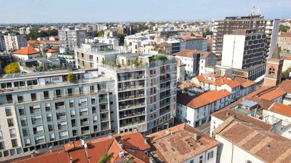 appartamento in vendita a Monza in zona Centro Storico