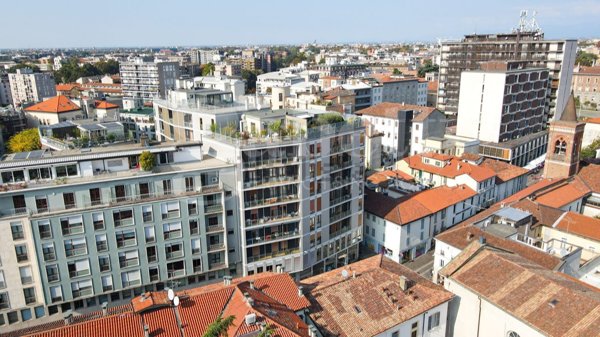 appartamento in vendita a Monza in zona Centro Storico