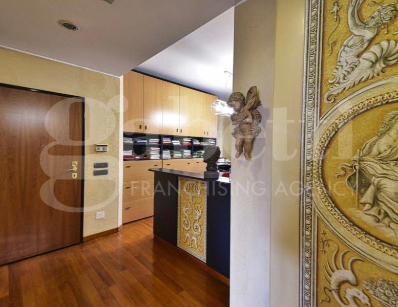 appartamento in vendita a Monza in zona Centro Storico