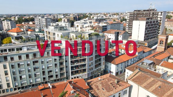 appartamento in vendita a Monza in zona Centro Storico