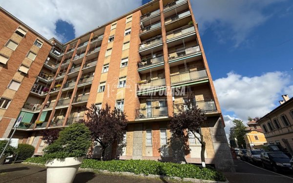appartamento in vendita a Monza in zona Centro Storico