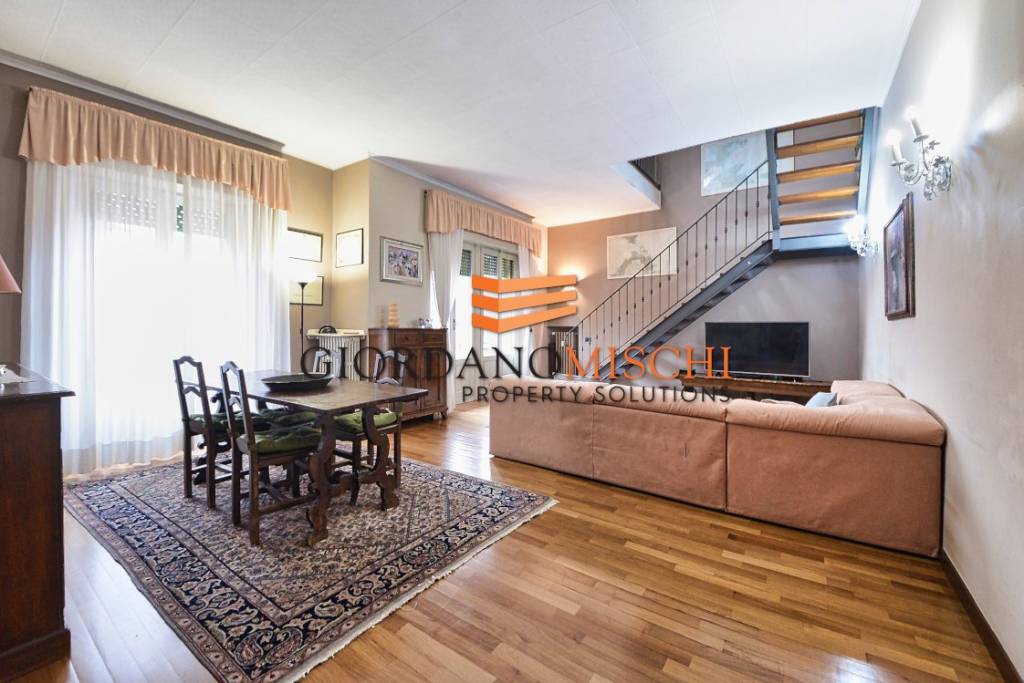 appartamento in vendita a Monza in zona Centro Storico