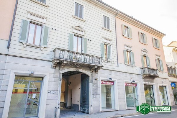 appartamento in vendita a Monza in zona Centro Storico