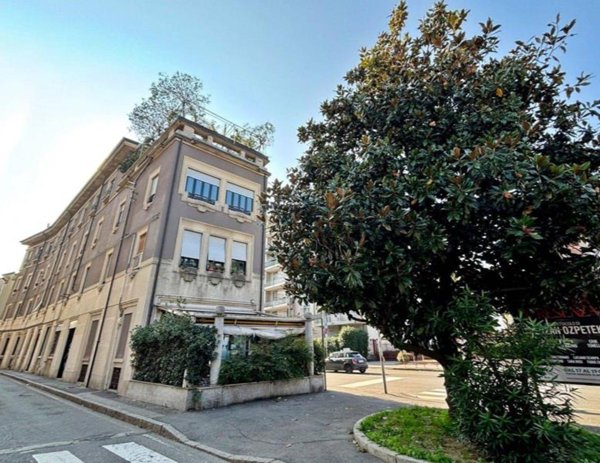 appartamento in vendita a Monza in zona Centro Storico