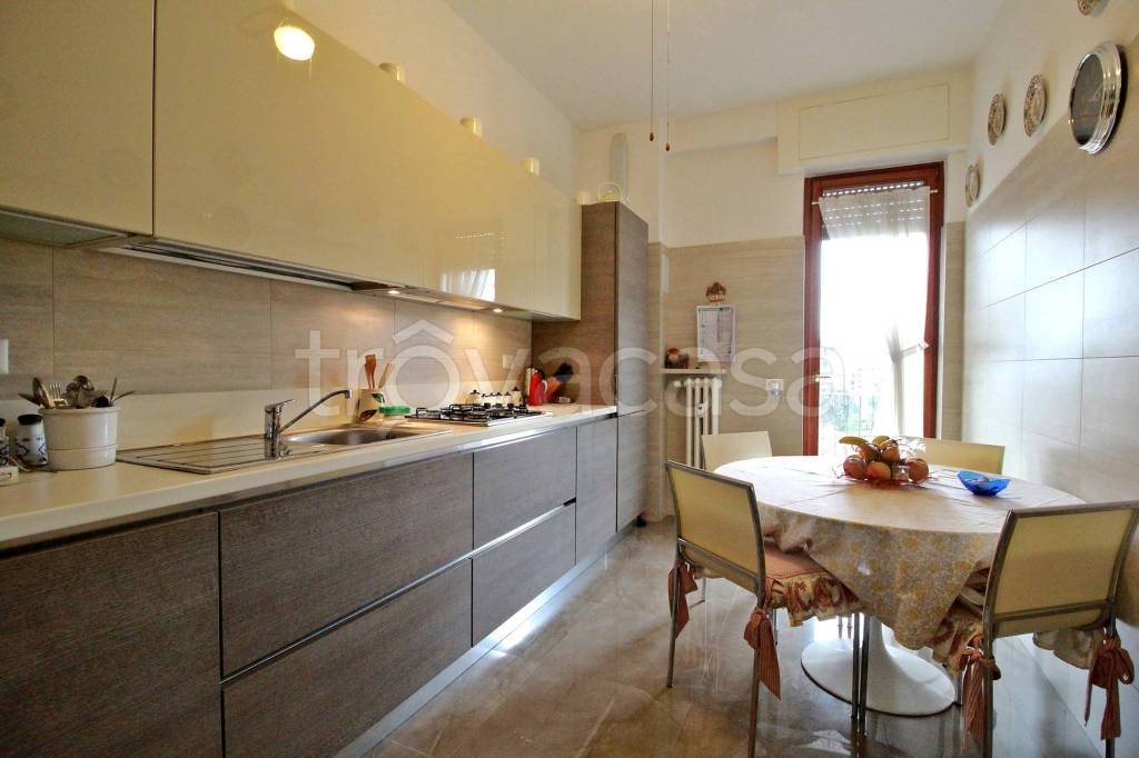 appartamento in vendita a Monza in zona Ospedale San Gerardo