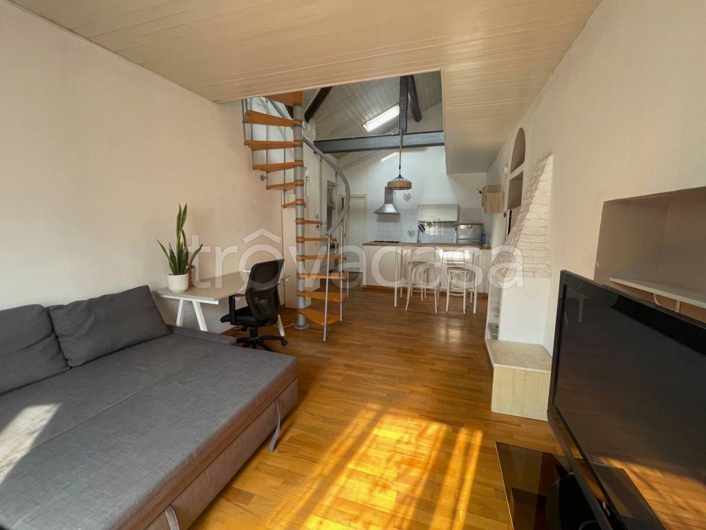 appartamento in vendita a Monza in zona Centro Storico