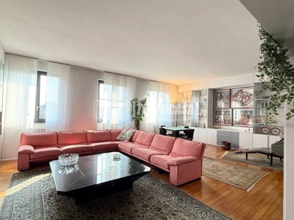 appartamento in vendita a Monza in zona Centro Storico