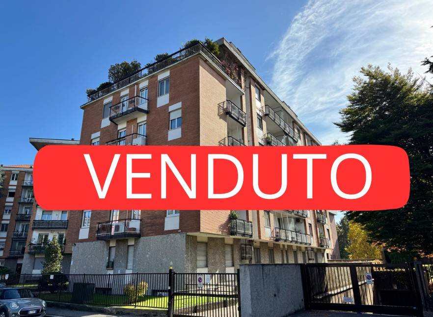 appartamento in vendita a Monza in zona Centro Storico