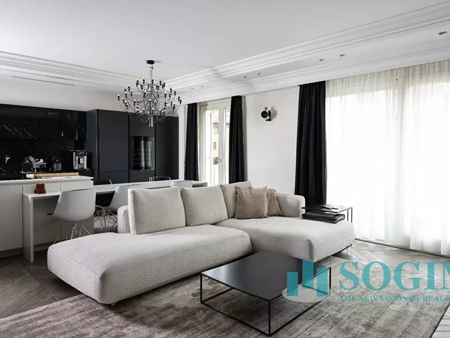 appartamento in vendita a Monza in zona Centro Storico