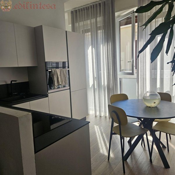 appartamento in vendita a Monza in zona Centro Storico