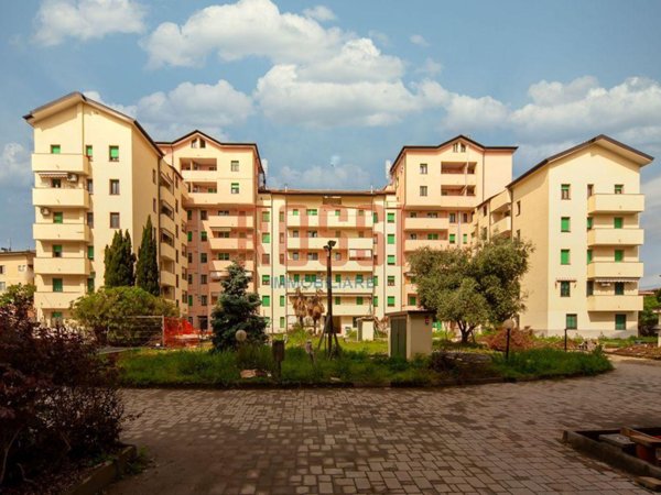 negozio in vendita a Monza