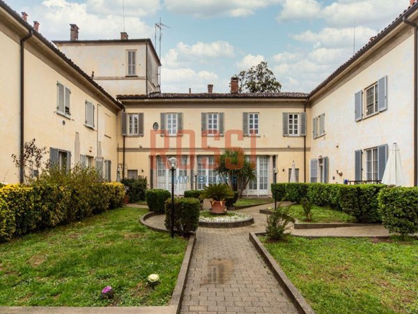 appartamento in vendita a Monza in zona Centro Storico