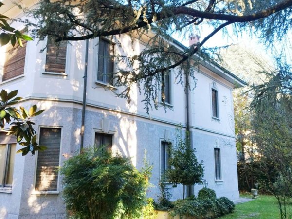 casa indipendente in vendita a Monza in zona Centro Storico