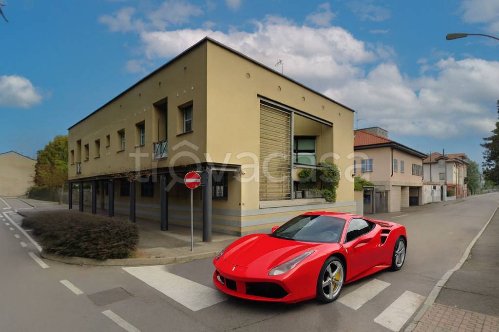 appartamento in vendita a Monza in zona Centro Storico