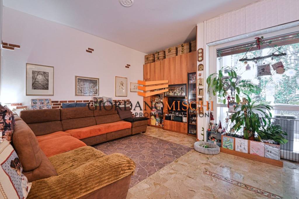 appartamento in vendita a Monza in zona Centro Storico