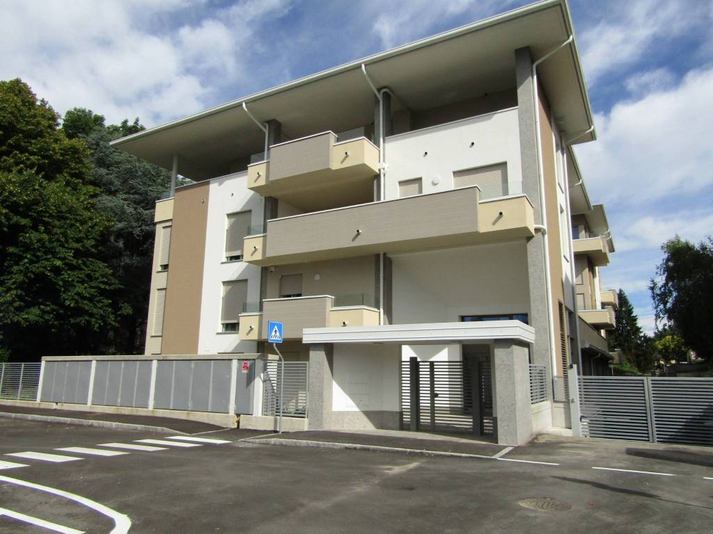 appartamento in vendita a Monza in zona Ospedale San Gerardo