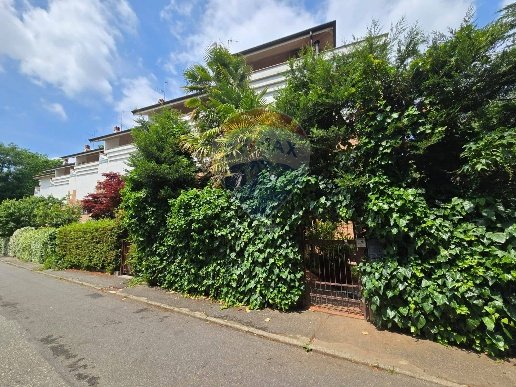 casa indipendente in vendita a Monza in zona Centro Storico