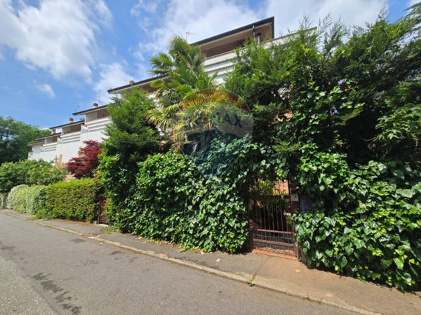 casa indipendente in vendita a Monza in zona Centro Storico