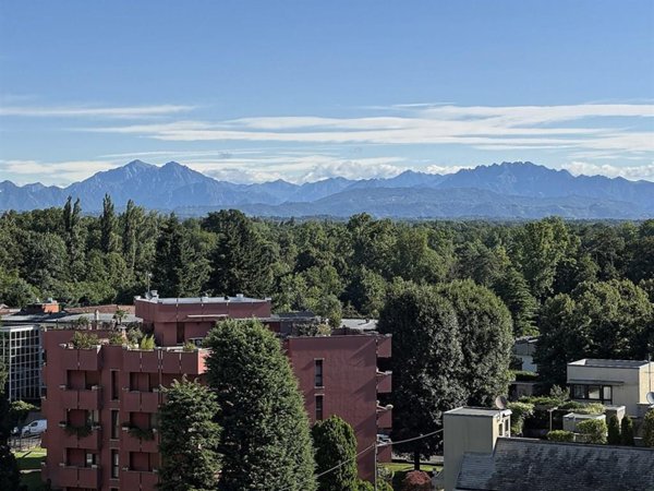 appartamento in vendita a Monza in zona Centro Storico