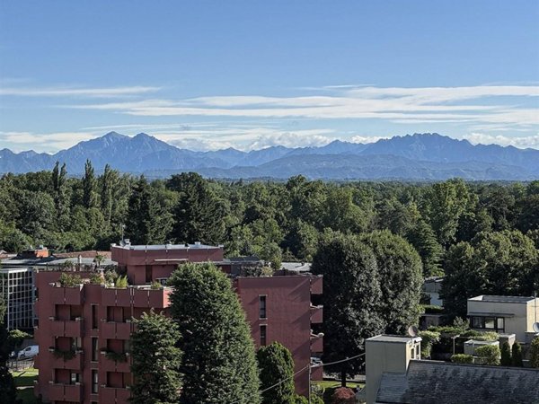 appartamento in vendita a Monza in zona Centro Storico