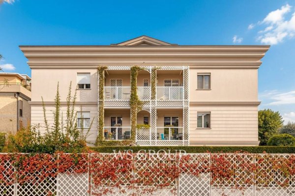 appartamento in vendita a Monza in zona Centro Storico