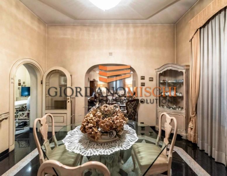 casa indipendente in vendita a Monza in zona Centro Storico