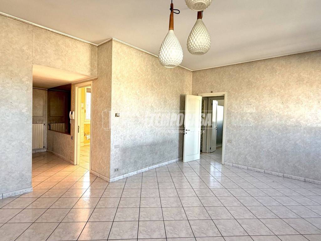 appartamento in vendita a Monza in zona Centro Storico