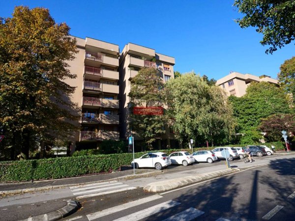 appartamento in vendita a Monza in zona Ospedale San Gerardo