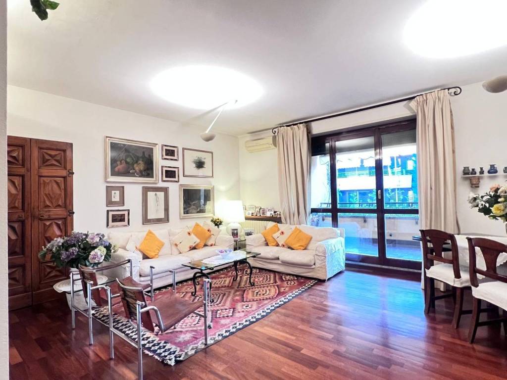 appartamento in vendita a Monza in zona Centro Storico