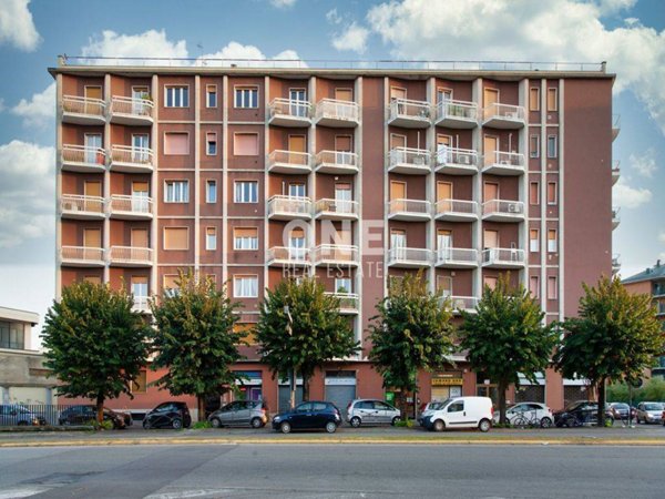 appartamento in vendita a Monza in zona Centro Storico