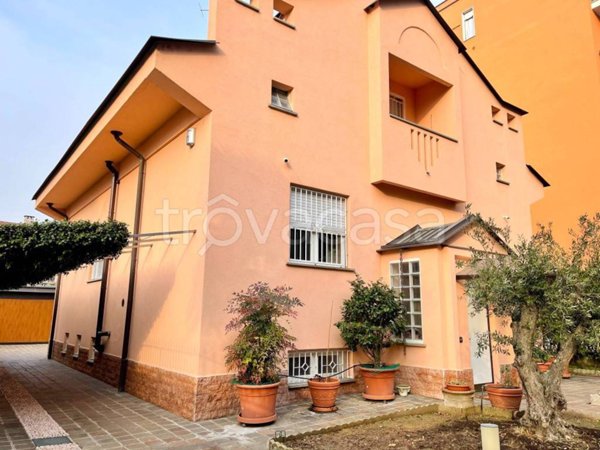 casa indipendente in vendita a Monza