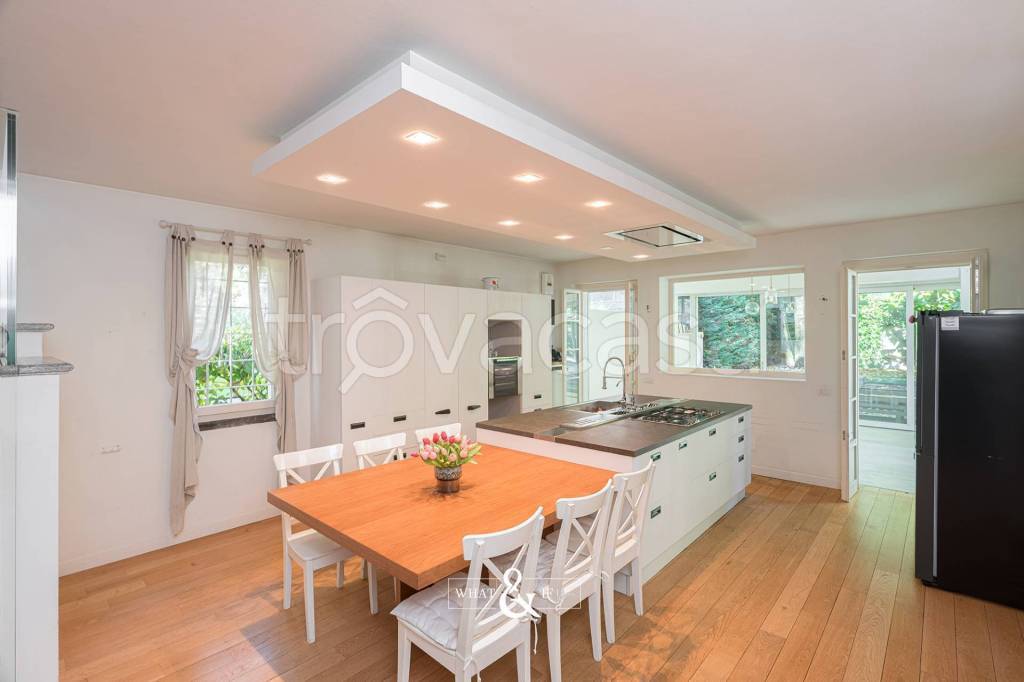 casa indipendente in vendita a Monza