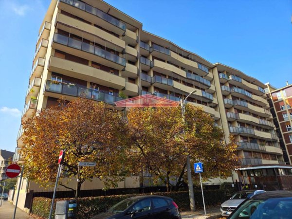 appartamento in vendita a Monza in zona Centro Storico
